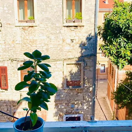 In The Center & & Quiet Apartment