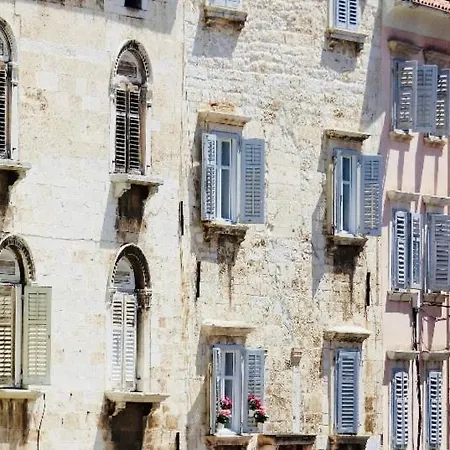 Apartment In The Center & & Quiet Pula